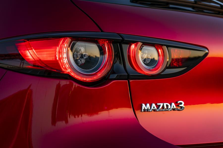 Детали экстерьера Mazda3 Hatchback 2019 года  (WW) (фото 36 из 40)